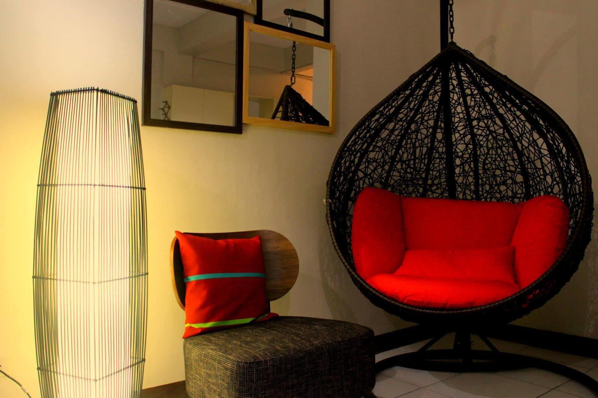 Tagaytay Modern Guesthouse - City Center Tagaytay City Exteriör bild
